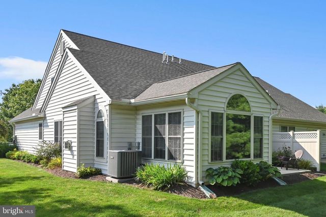 8 OLDHAM CT, Lancaster, PA 17602