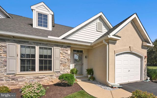 8 OLDHAM CT, Lancaster, PA 17602