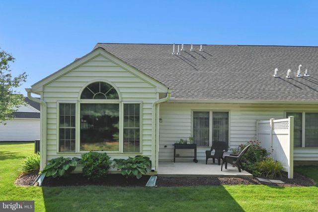8 OLDHAM CT, Lancaster, PA 17602