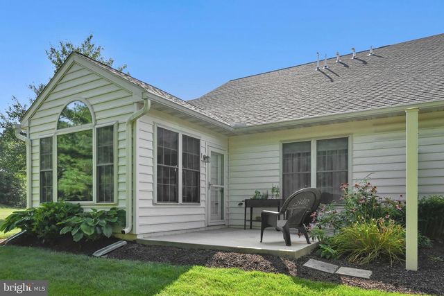 8 OLDHAM CT, Lancaster, PA 17602