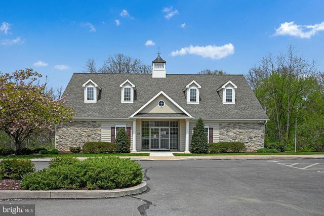 8 OLDHAM CT, Lancaster, PA 17602