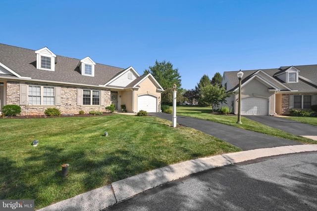 8 OLDHAM CT, Lancaster, PA 17602