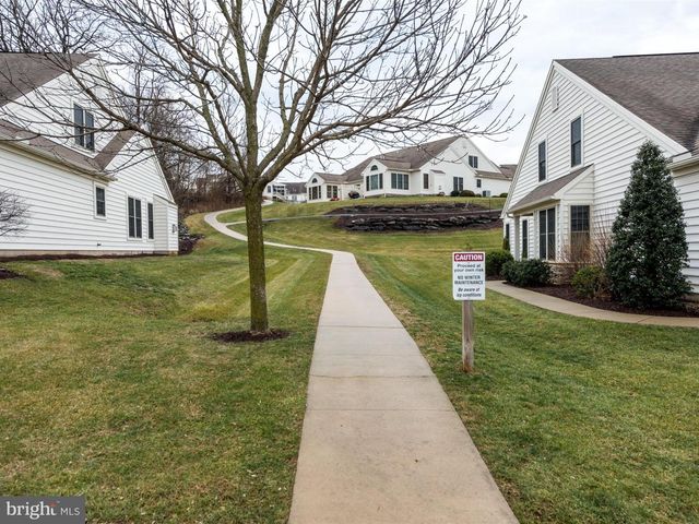 8 OLDHAM CT, Lancaster, PA 17602
