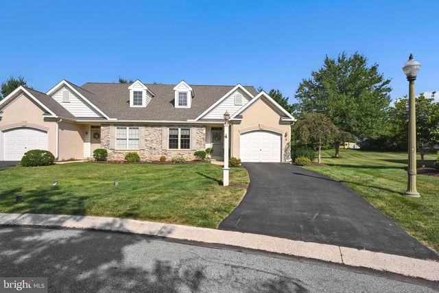 8 OLDHAM CT, Lancaster, PA 17602