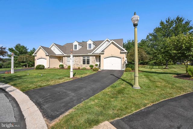 8 OLDHAM CT, Lancaster, PA 17602