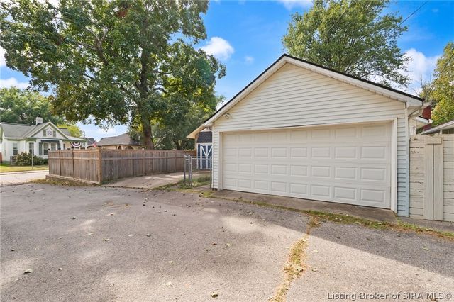 904 Silver Street, New Albany, IN 47150