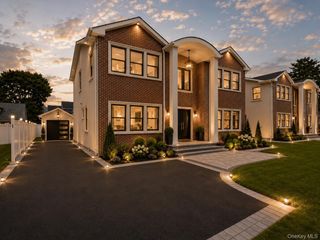 18 Fountain Street, Hicksville, NY 11801