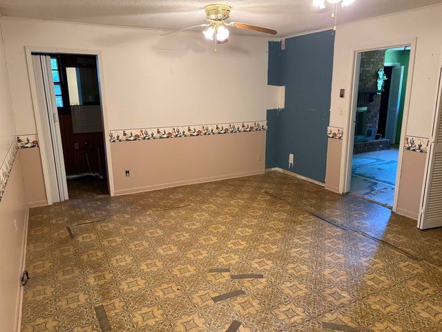 6151 Woodfield Circle, Spartanburg, SC 29303