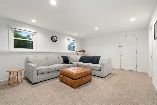 23 Loganberry Dr, Abington, MA 02351