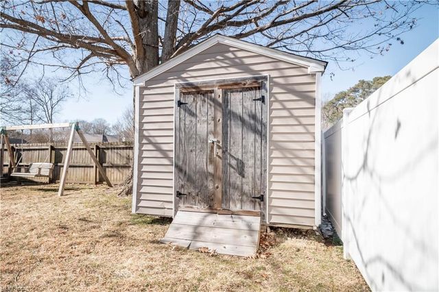 110 Bellgrade DR, Hampton, VA 23666