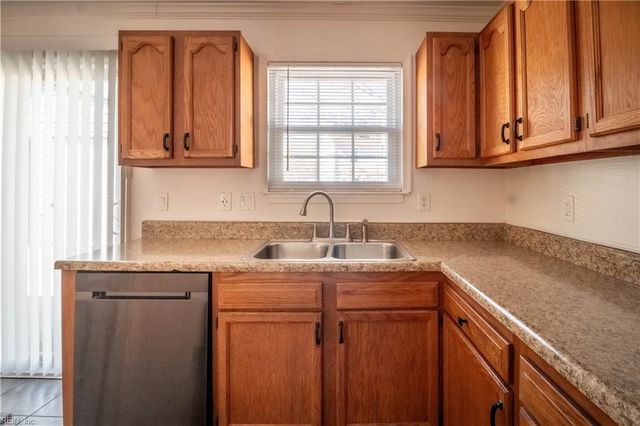 110 Bellgrade DR, Hampton, VA 23666