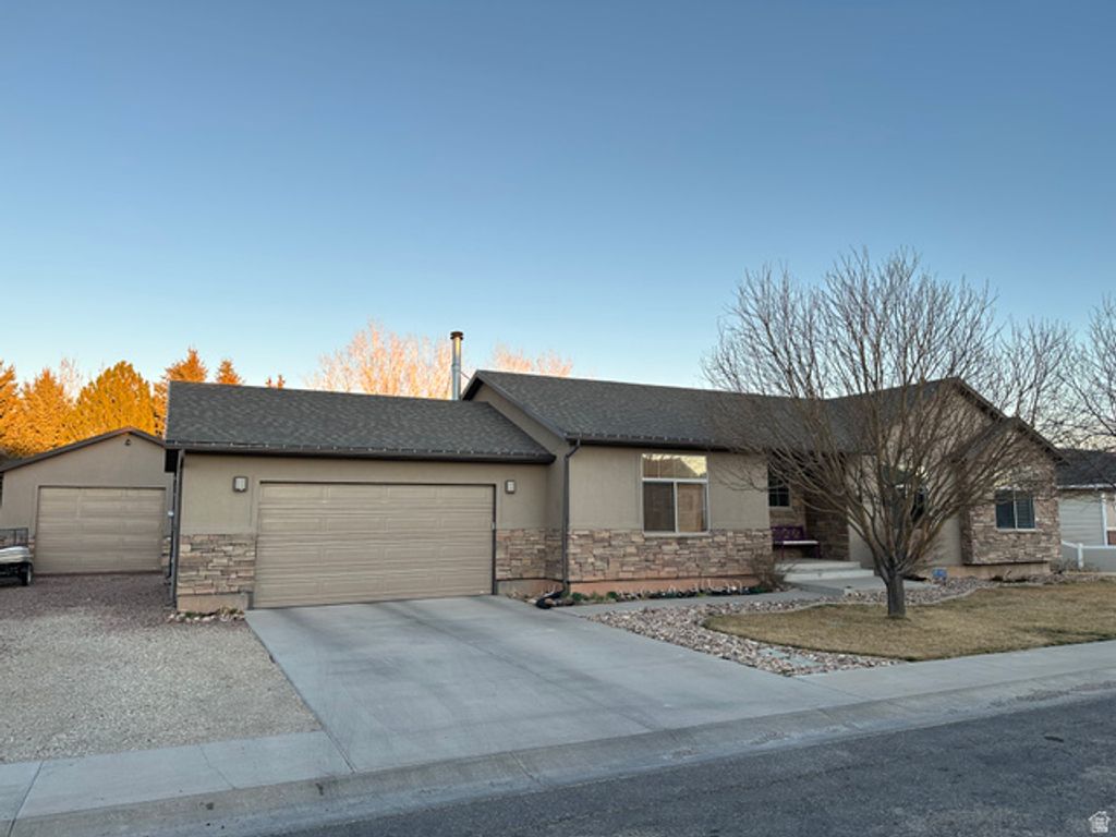 135 CONSTITUTION DR, Roosevelt, UT 84066