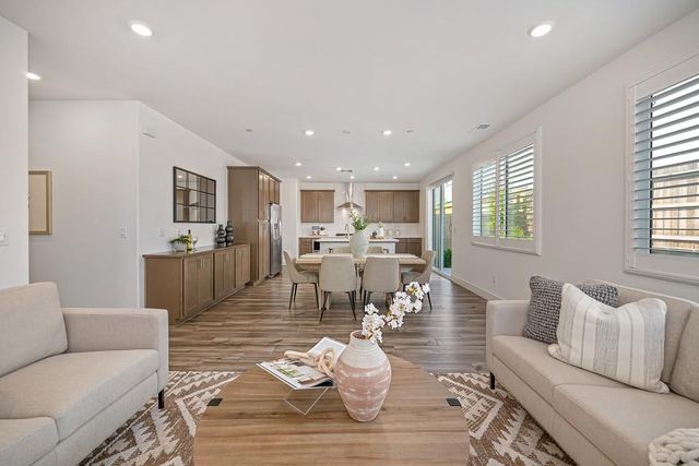 3502 Williamson Dr, Folsom, CA 95630