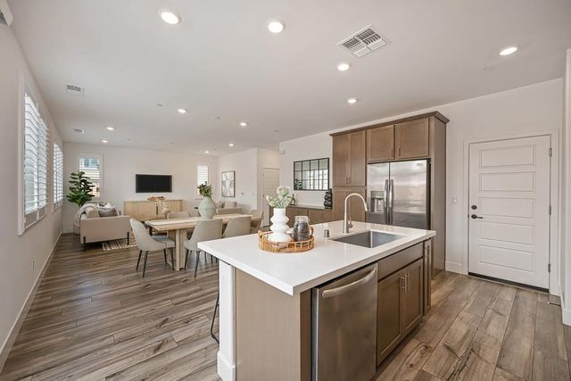 3502 Williamson Dr, Folsom, CA 95630