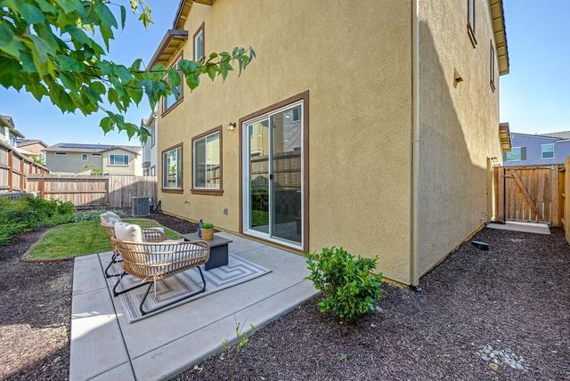 3502 Williamson Dr, Folsom, CA 95630