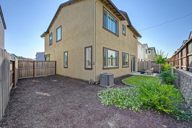 3502 Williamson Dr, Folsom, CA 95630