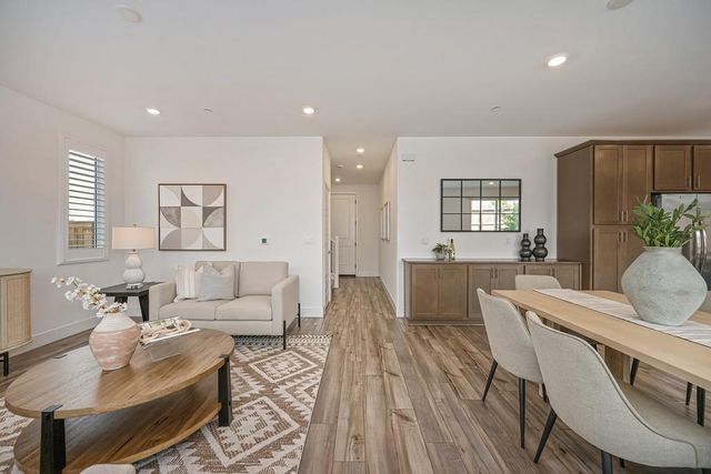 3502 Williamson Dr, Folsom, CA 95630