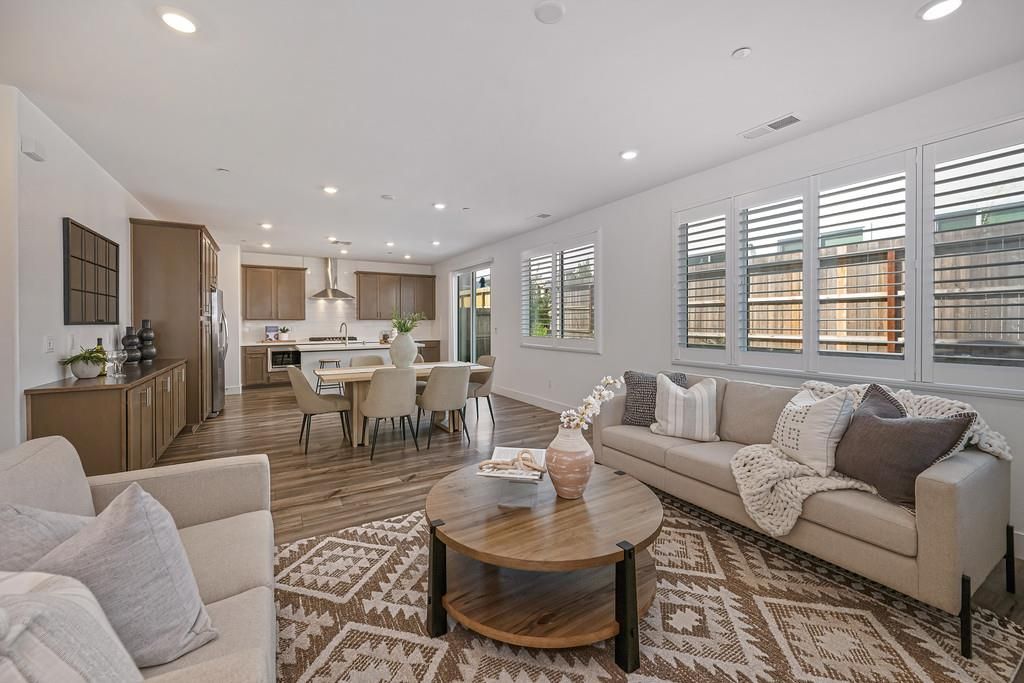 3502 Williamson Dr, Folsom, CA 95630