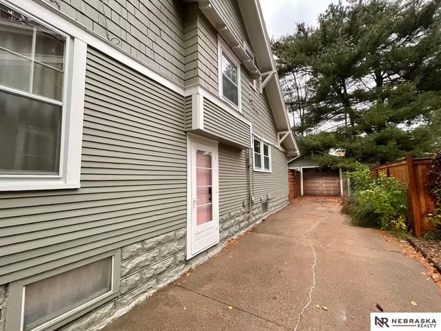 2426 Park Avenue, Lincoln, NE 68502