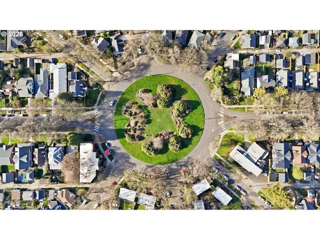 2417 Se LADD Ave, Portland, OR 97214