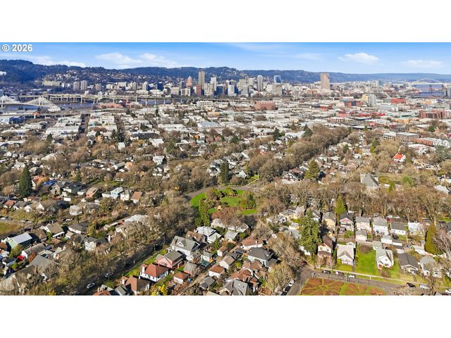 2417 Se LADD Ave, Portland, OR 97214