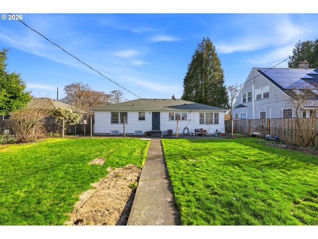 2417 Se LADD Ave, Portland, OR 97214