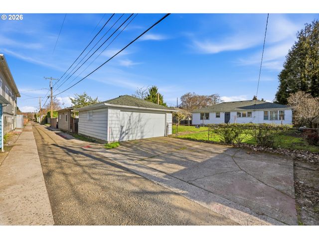 2417 Se LADD Ave, Portland, OR 97214