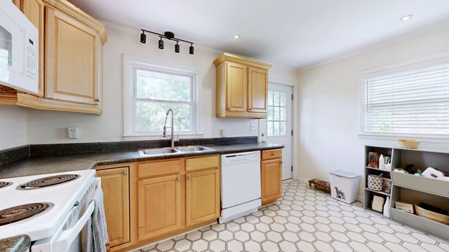 1119 Glenview Dr, Nashville, TN 37206