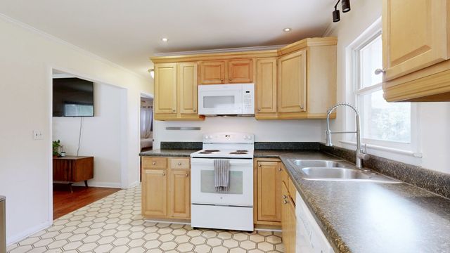 1119 Glenview Dr, Nashville, TN 37206