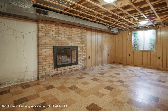 1665 Woodside Drive, East Lansing, MI 48823
