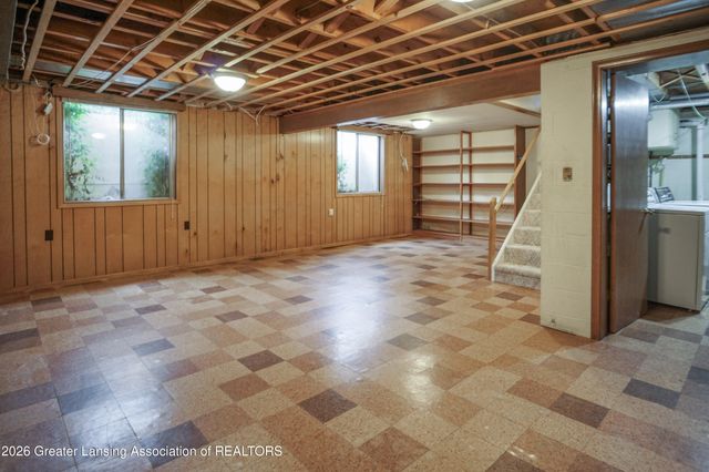 1665 Woodside Drive, East Lansing, MI 48823