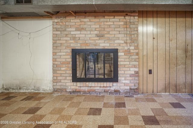 1665 Woodside Drive, East Lansing, MI 48823