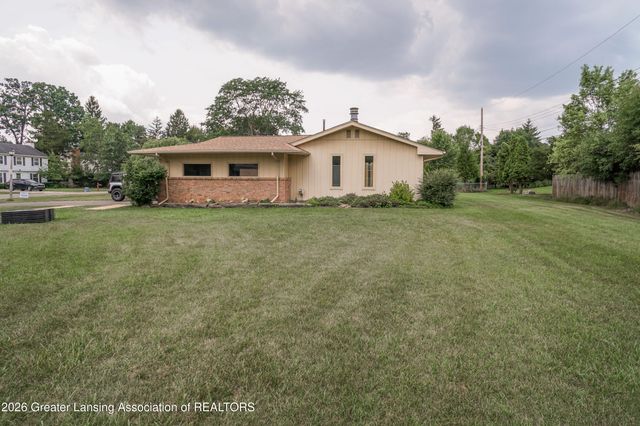 1665 Woodside Drive, East Lansing, MI 48823