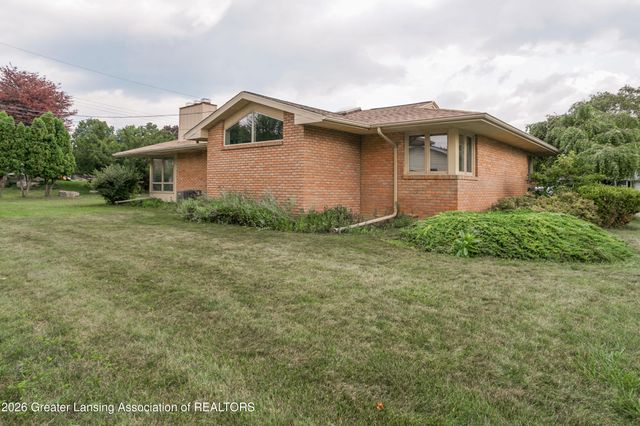 1665 Woodside Drive, East Lansing, MI 48823