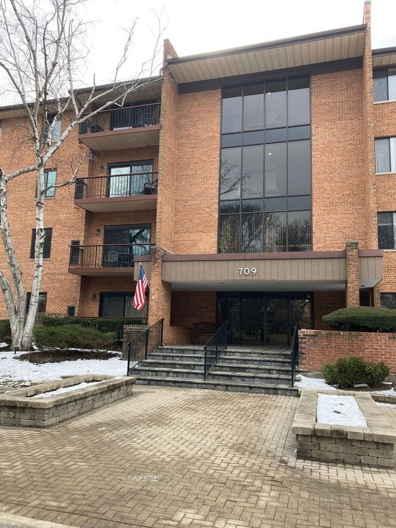 709 79th Street 408, Darien, IL 60561