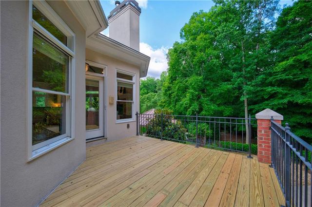 1055 Hedgerose Lane, Roswell, GA 30075