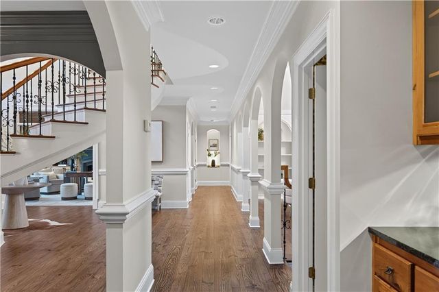 1055 Hedgerose Lane, Roswell, GA 30075
