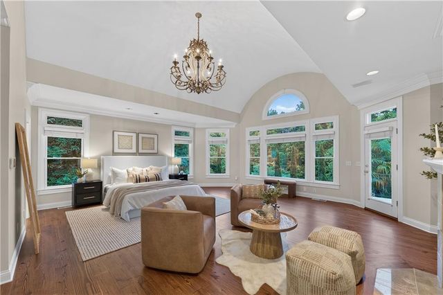 1055 Hedgerose Lane, Roswell, GA 30075