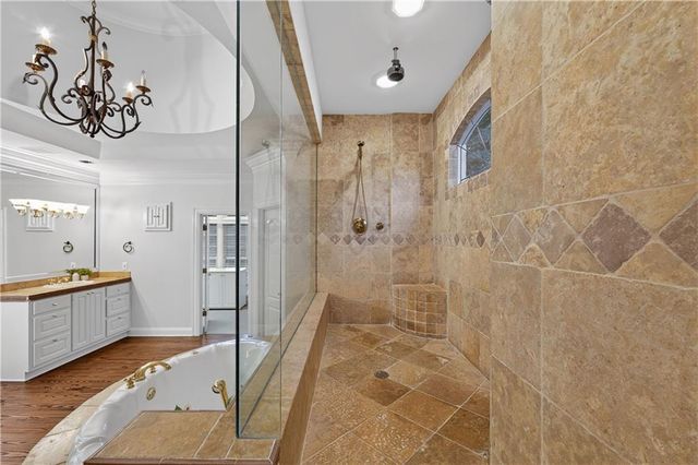 1055 Hedgerose Lane, Roswell, GA 30075
