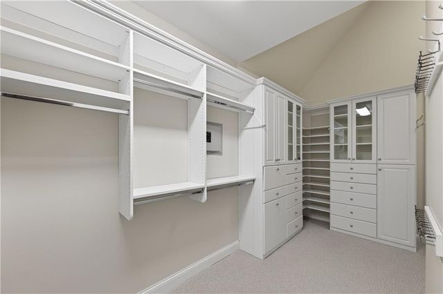 1055 Hedgerose Lane, Roswell, GA 30075