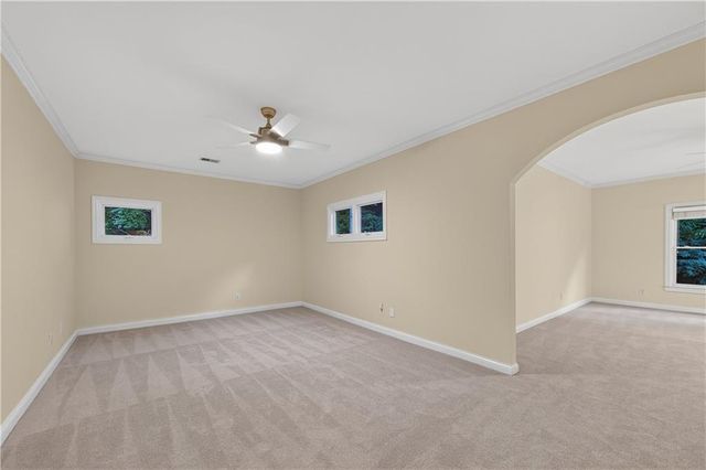1055 Hedgerose Lane, Roswell, GA 30075
