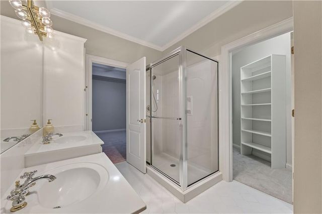 1055 Hedgerose Lane, Roswell, GA 30075