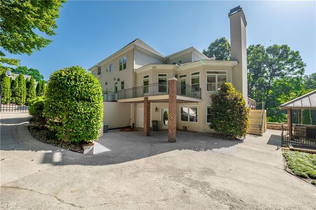 1055 Hedgerose Lane, Roswell, GA 30075