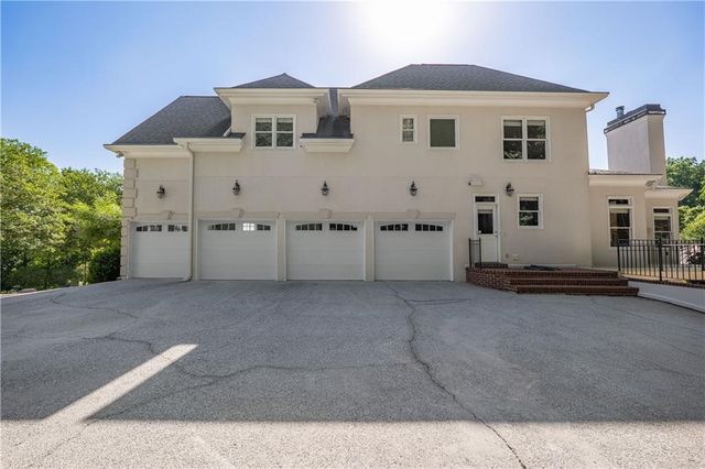 1055 Hedgerose Lane, Roswell, GA 30075