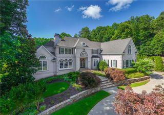 1055 Hedgerose Lane, Roswell, GA 30075
