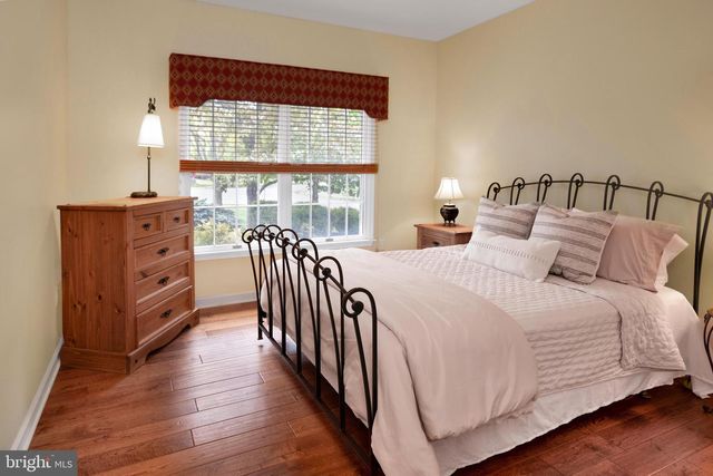 2 CLARENDON CT, Princeton Junction, NJ 08550