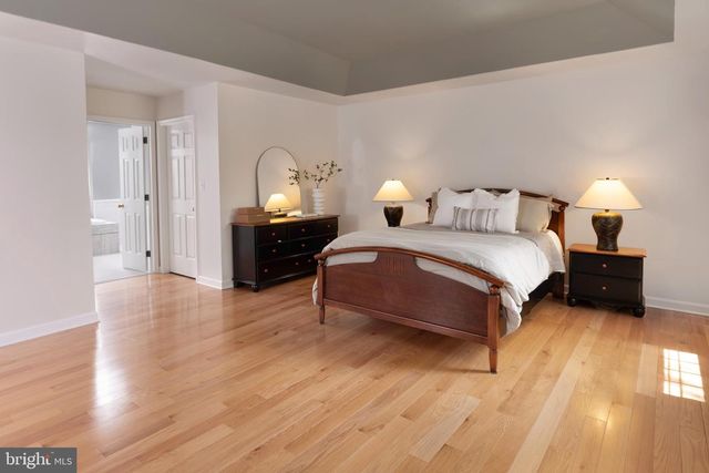 2 CLARENDON CT, Princeton Junction, NJ 08550