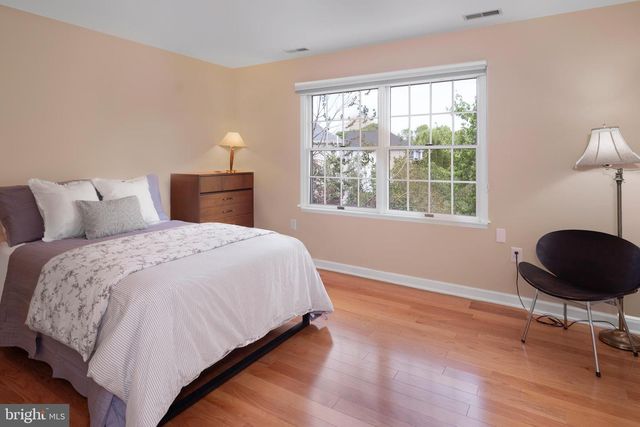2 CLARENDON CT, Princeton Junction, NJ 08550