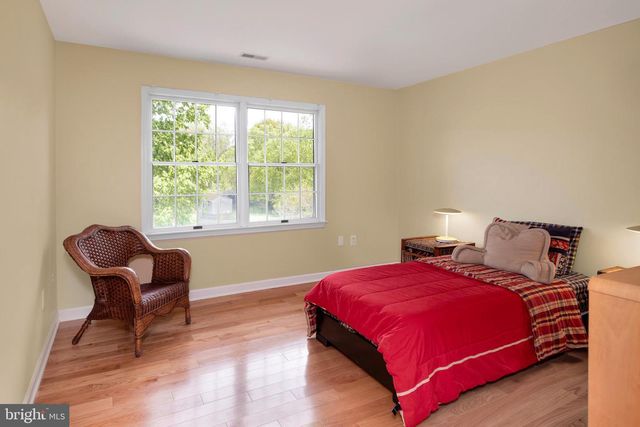 2 CLARENDON CT, Princeton Junction, NJ 08550