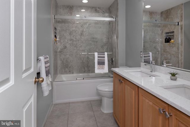 2 CLARENDON CT, Princeton Junction, NJ 08550